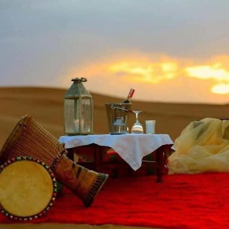 Готель Unique Sahara Camp Мерзуга Екстер'єр фото
