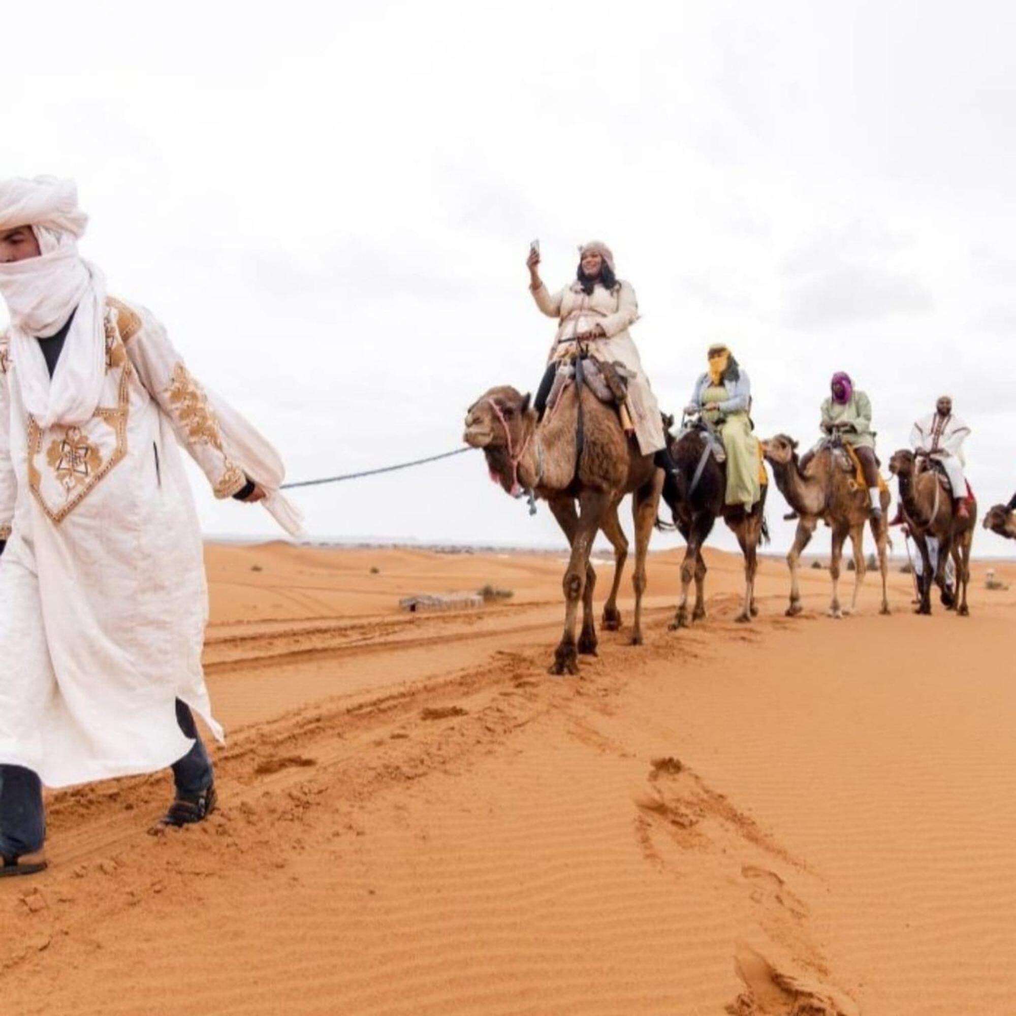 Готель Unique Sahara Camp Мерзуга Екстер'єр фото