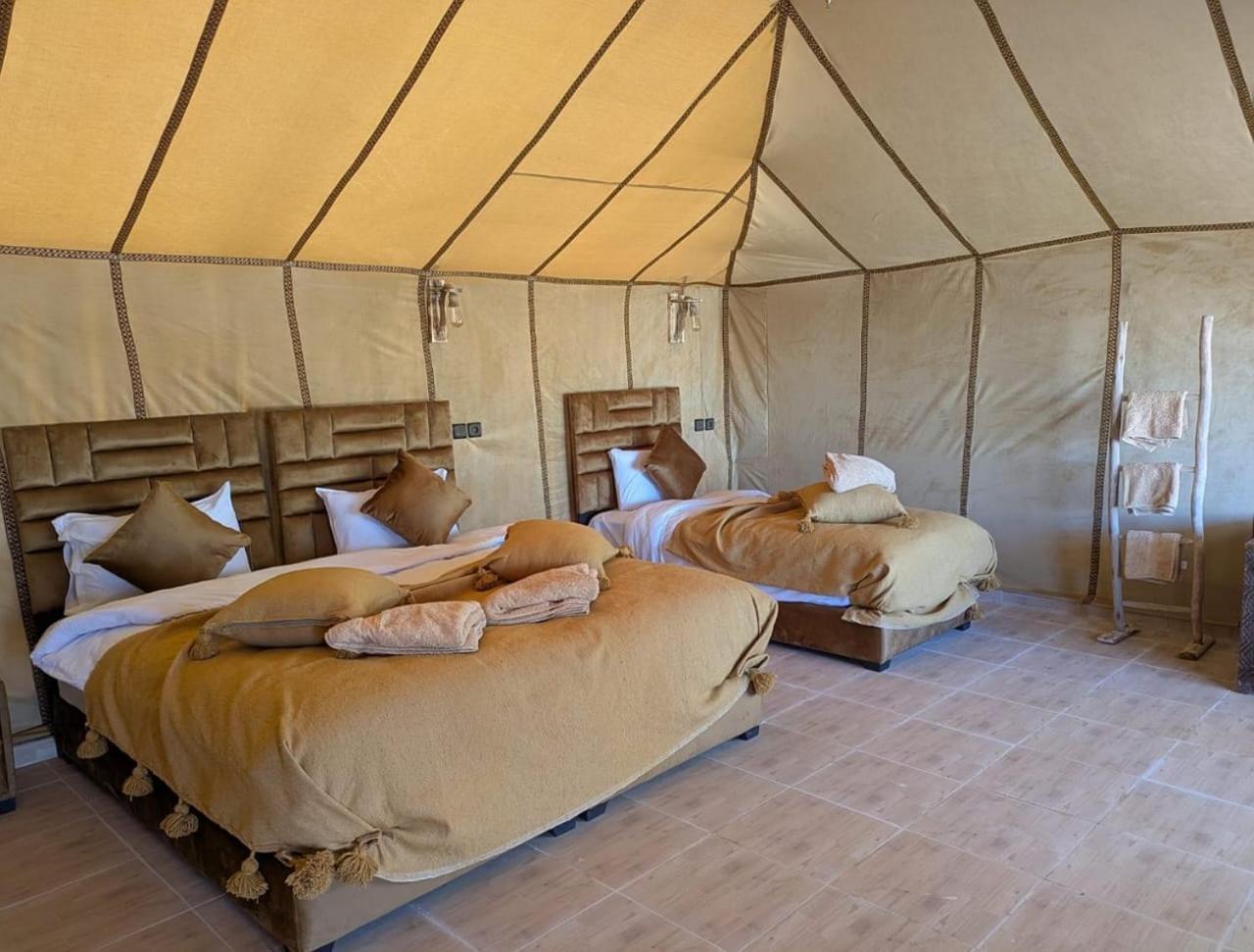 Готель Unique Sahara Camp Мерзуга Екстер'єр фото