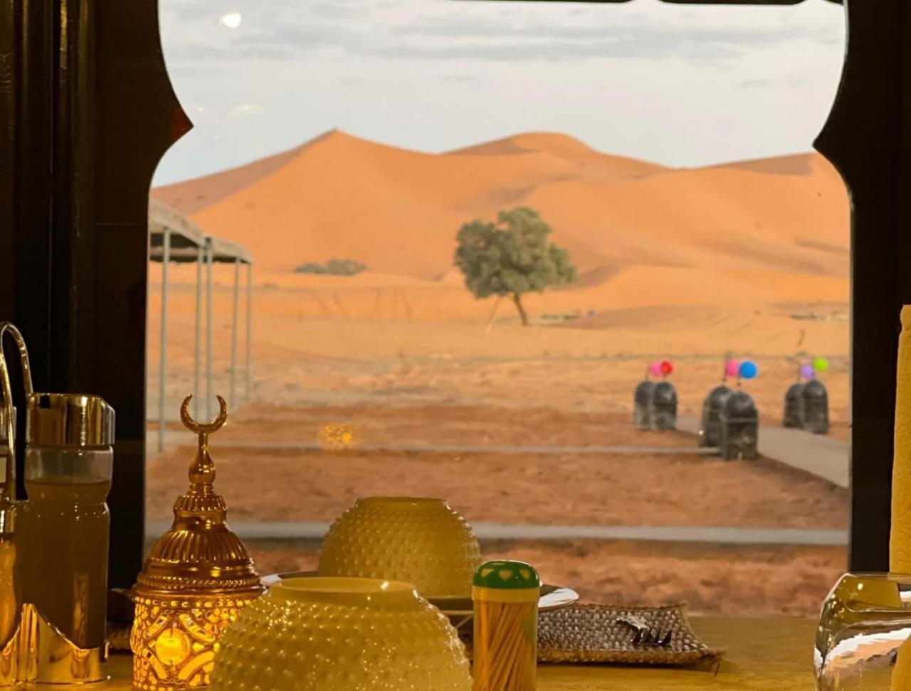 Готель Unique Sahara Camp Мерзуга Екстер'єр фото