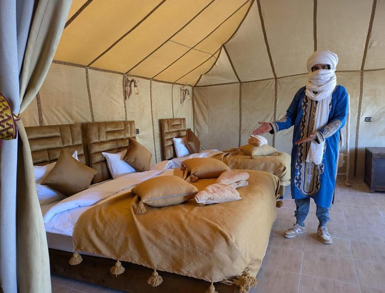 Готель Unique Sahara Camp Мерзуга Екстер'єр фото