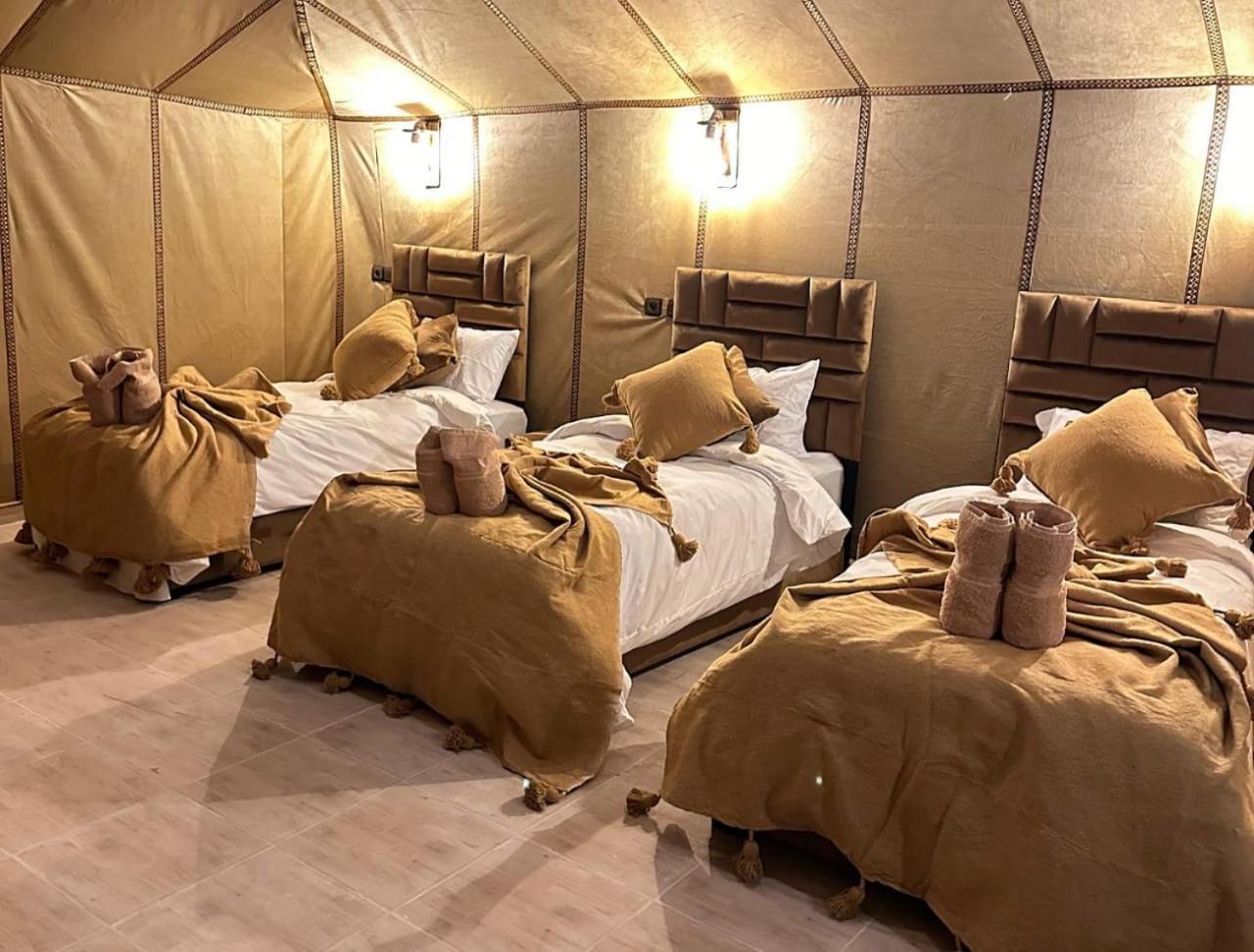 Готель Unique Sahara Camp Мерзуга Екстер'єр фото