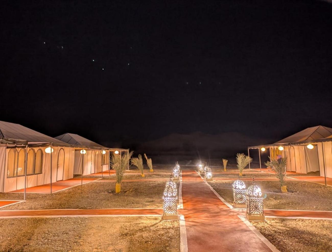 Готель Unique Sahara Camp Мерзуга Екстер'єр фото